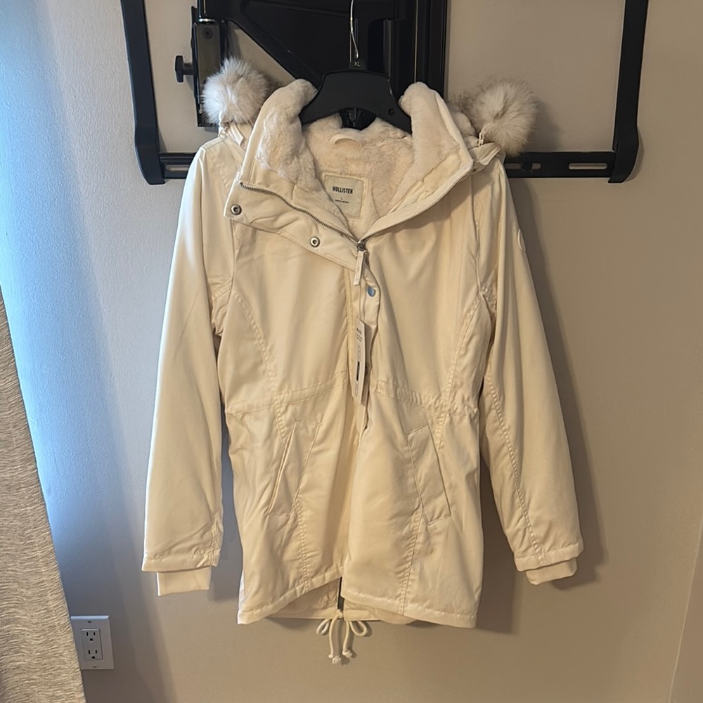 Hollister Cream Ski Jacket with Faux Fur Hood